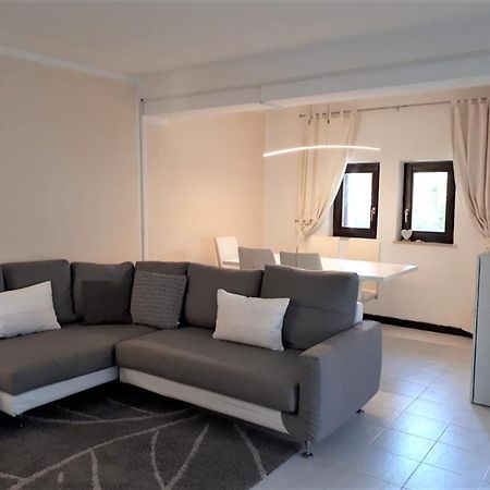 Apartmen Relax 200 M T Beach Rovinj Exteriör bild