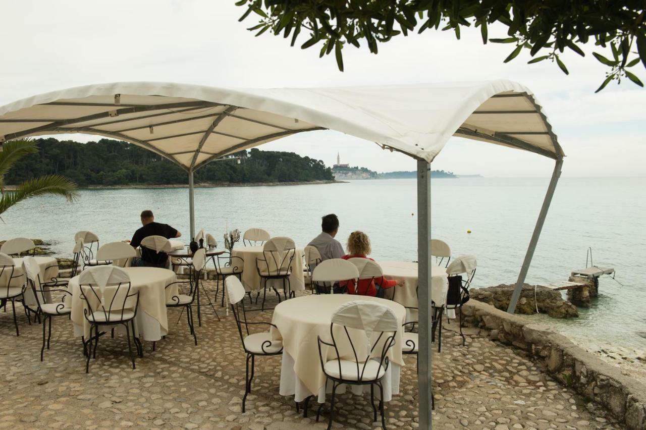 Apartmen Relax 200 M T Beach Rovinj Exteriör bild